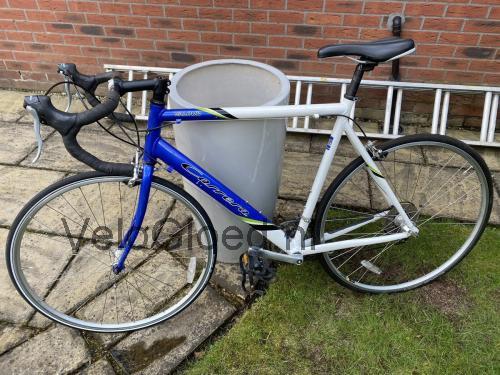 Carrera Valour Road Bike specificaties